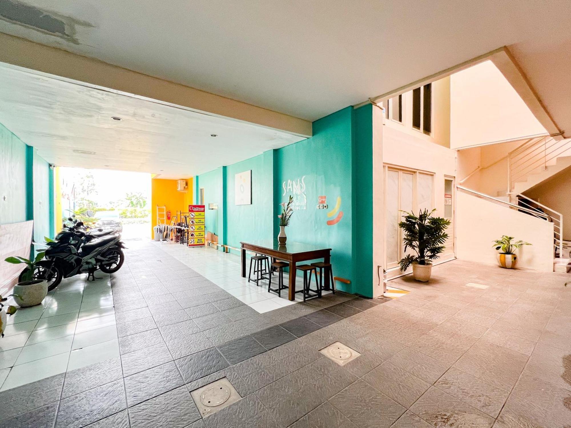 Sans Stay Bukit Palma Citraland Surabaya Exterior photo