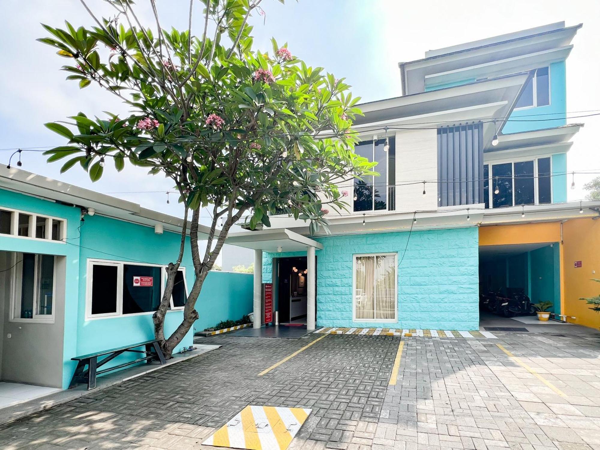 Sans Stay Bukit Palma Citraland Surabaya Exterior photo